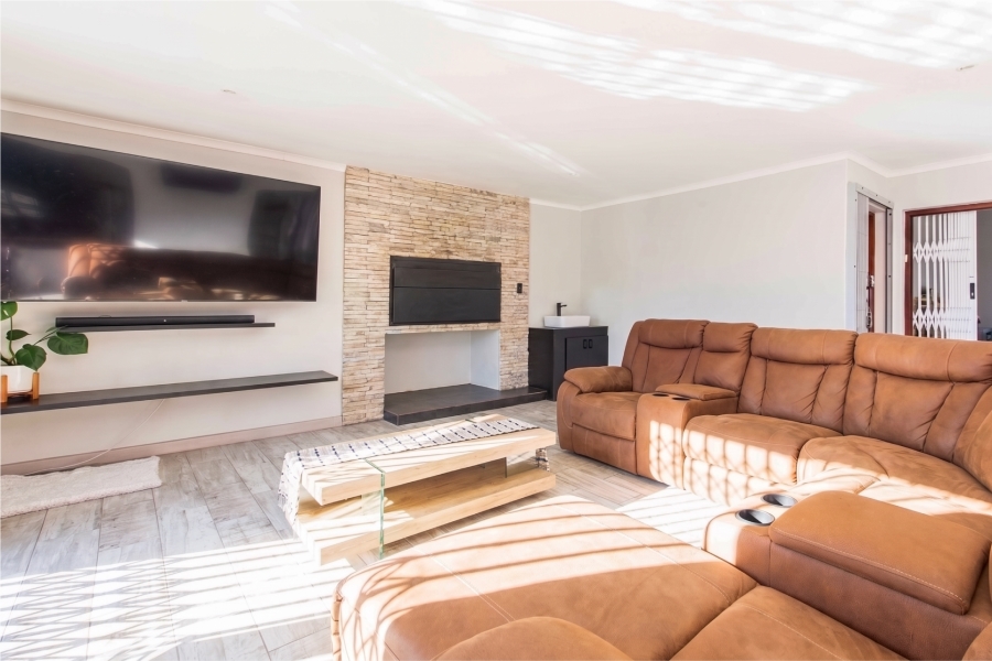 5 Bedroom Property for Sale in Bonny Brook Western Cape